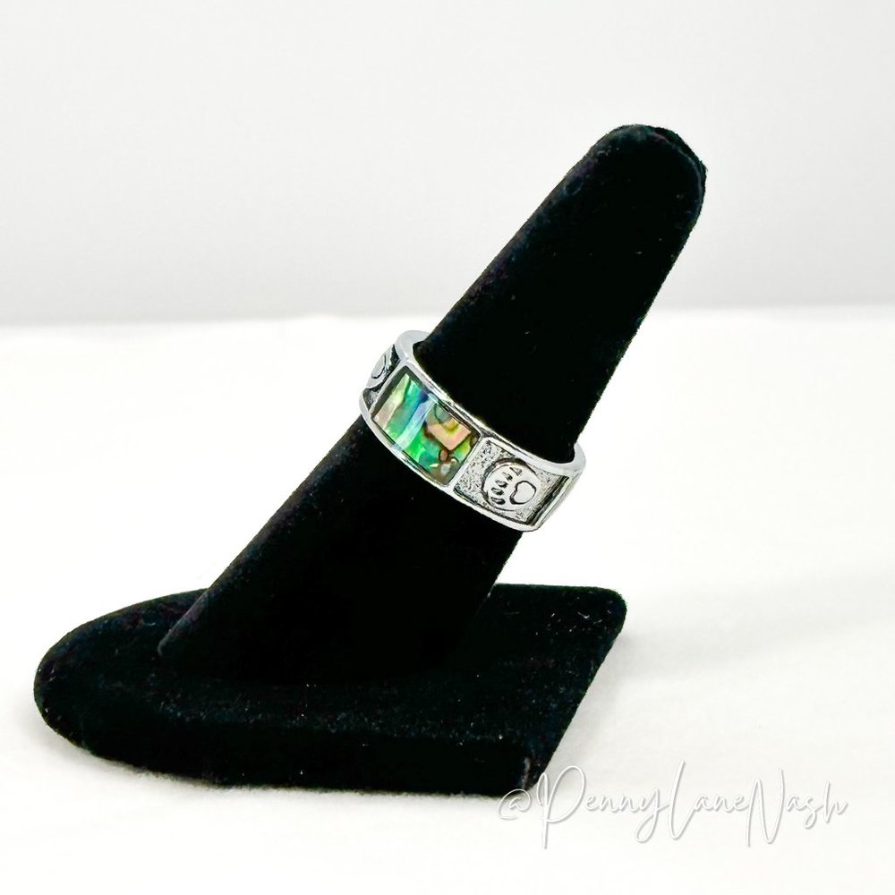 Vintage Irridecent Stone with Bear Paws Ring in Silver Metal - Picture 4 of 6